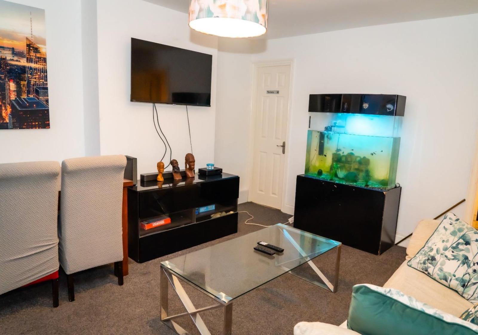 SIRIUS A PROPERTIES - 3 Bedrooms - - Amazing Hillside Views of Derby City Centre - - Free WIFI - - NETFLIX - - SKY-SPORTS - - MONOPOLY - - UNO - - CARDS Esterno foto