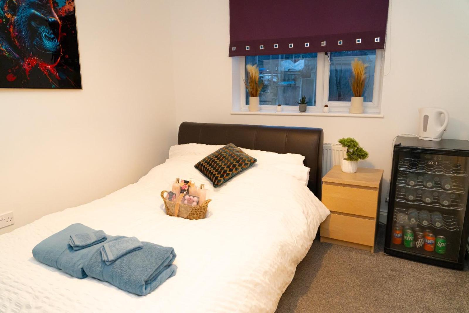 SIRIUS A PROPERTIES - 3 Bedrooms - - Amazing Hillside Views of Derby City Centre - - Free WIFI - - NETFLIX - - SKY-SPORTS - - MONOPOLY - - UNO - - CARDS Esterno foto